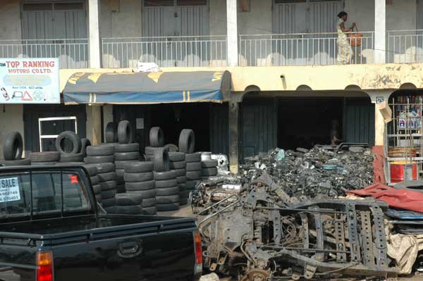 Suame, het grote voertuigmagazijn van Kumasi